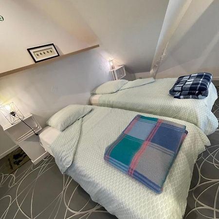 Duplex Lejlighed Beaumont-sur-Sarthe Eksteriør billede